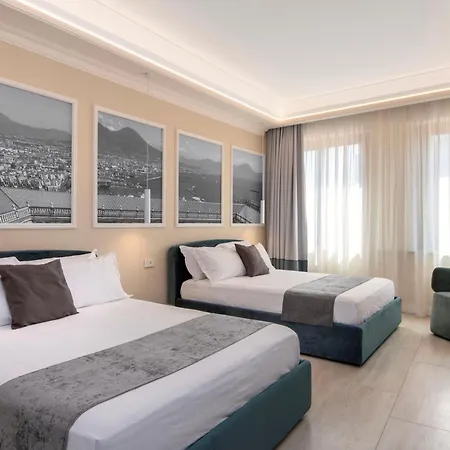 Plaza Downtown 4*