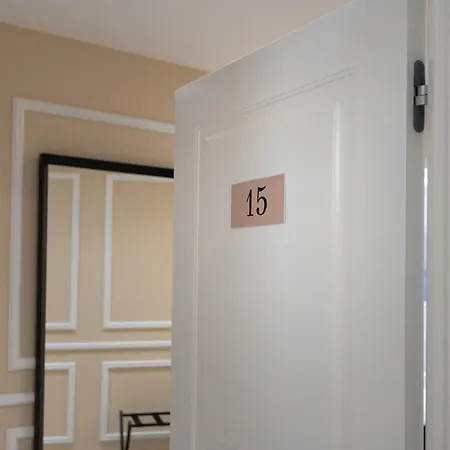 Plaza Downtown Guest house 4*